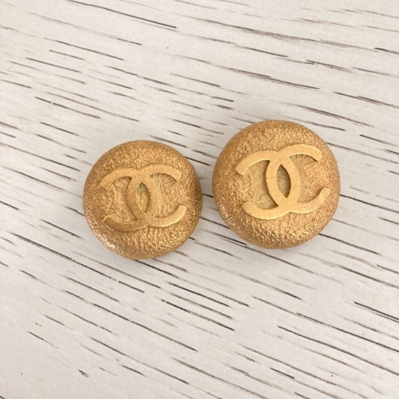 CHANEL 24K Gold Coin Clip On Earrings - Picture 1 of 5